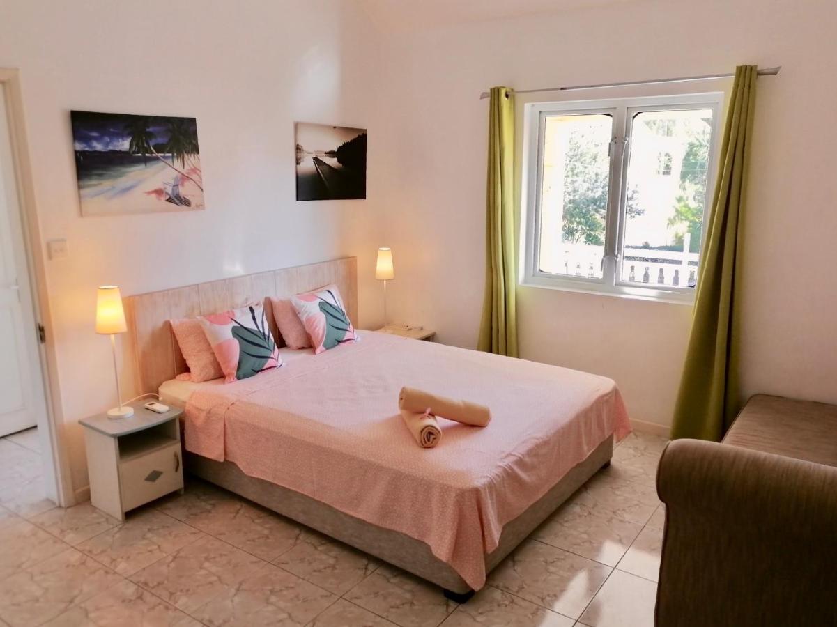 Beachfront Villa In A Beautiful And Secured Complex Flic-en-Flacq Buitenkant foto