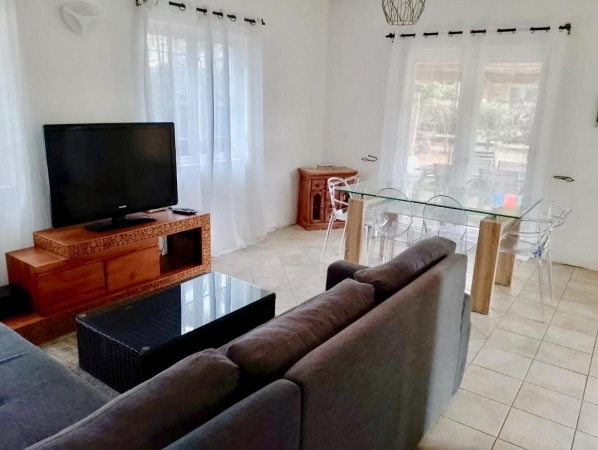 Beachfront Villa In A Beautiful And Secured Complex Flic-en-Flacq Kamer foto